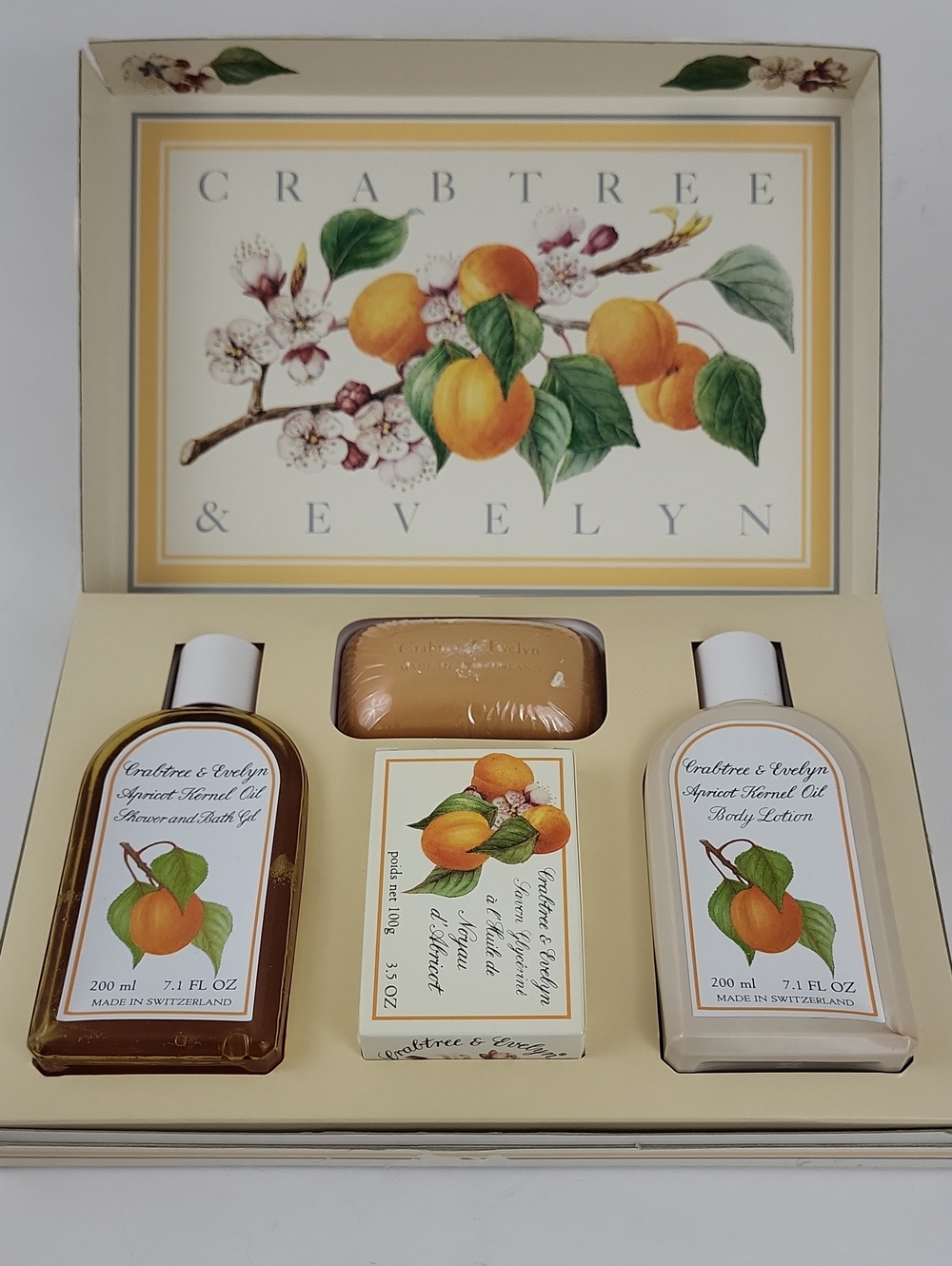 New Vtg Crabtree & Evelyn Apricot Kernel Oil Gift Set 90s